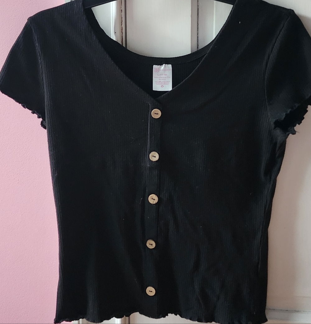 No Boundaries Black Ribbed V-Neck Top